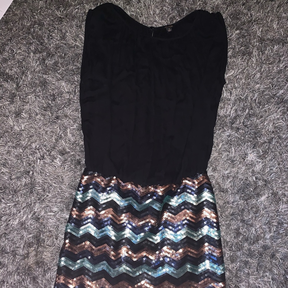 A  elegant sparkly dress